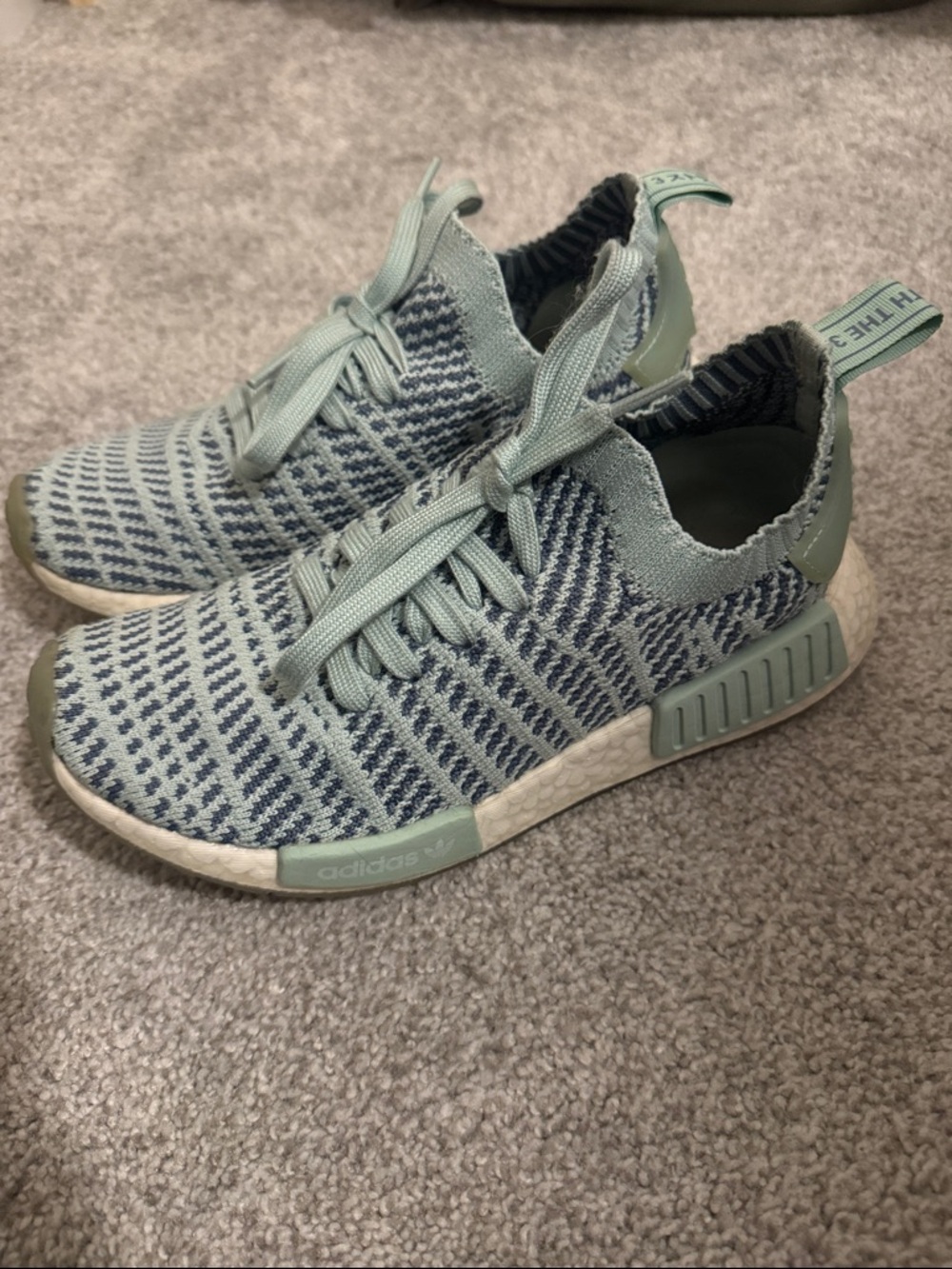 Adidas NMD_R1 Sneakers